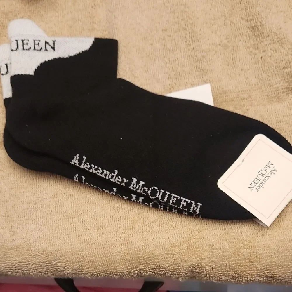 Alexander McQueen Black and White Logo Low-Cut Socks